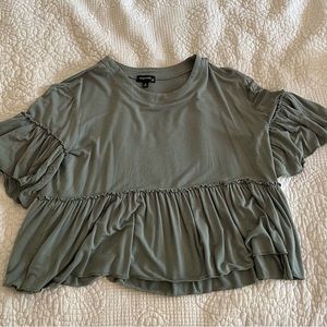 DRY GOODS : Green Ruffled Top